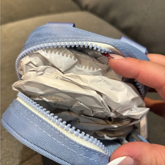 Thread Cross Body Bag - Picture 6 of 10